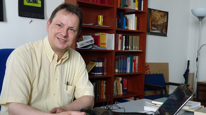Prof.vertreter Dr. Jörg Fündling